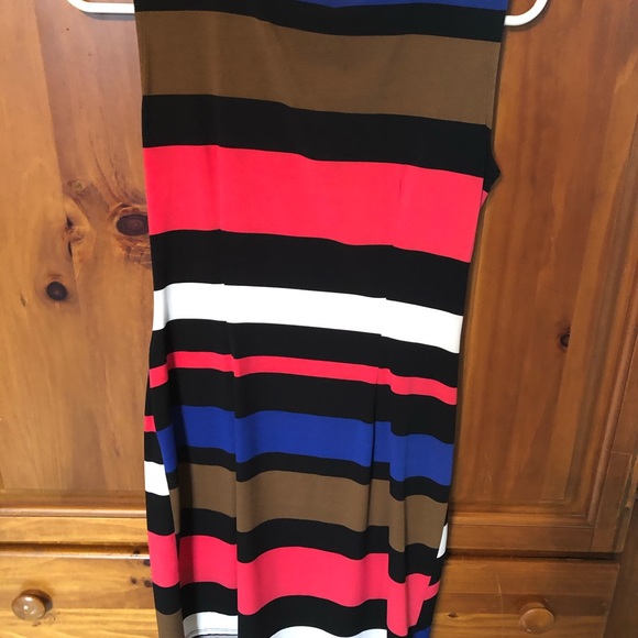 Dress - Picture 4 of 6